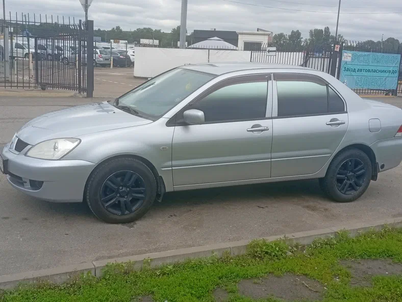 Mitsubishi Lancer 2011 - 10