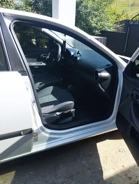 SEAT Ibiza 2009 - 4