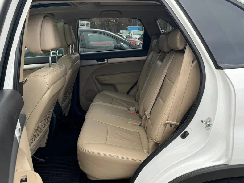 Kia Sorento 2011 - 6