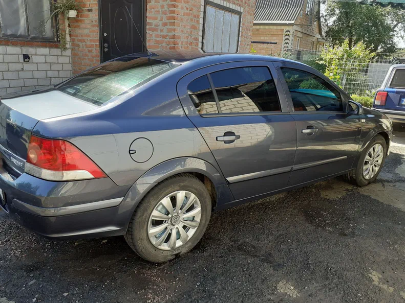 Opel Astra 2008 - 3
