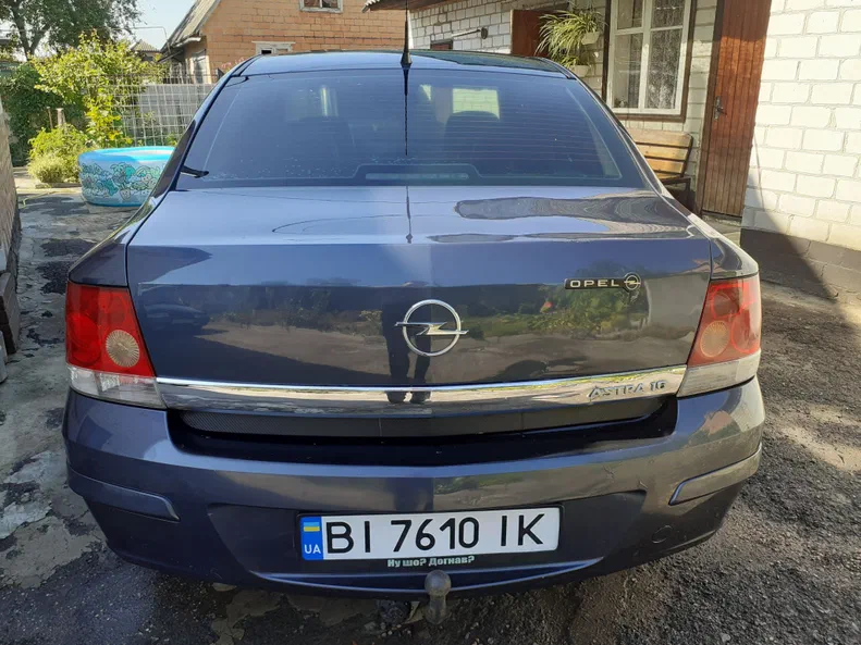 Opel Astra 2008 - 4