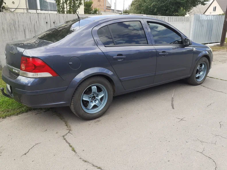 Opel Astra 2008 - 6