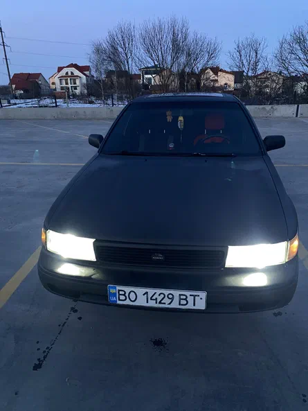 Nissan Maxima 1993 - 4