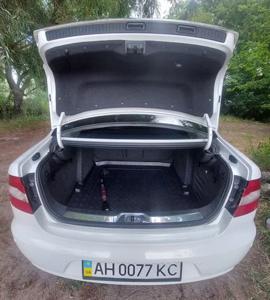 Skoda Superb 2012 - 11