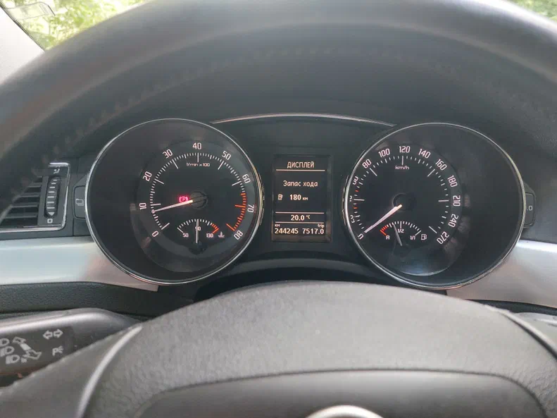 Skoda Superb 2012 - 7