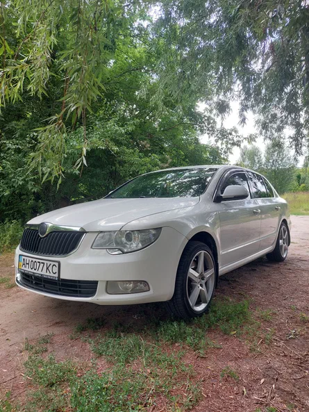 Skoda Superb 2012 - 1