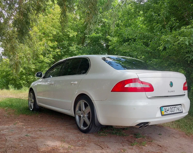 Skoda Superb 2012 - 4