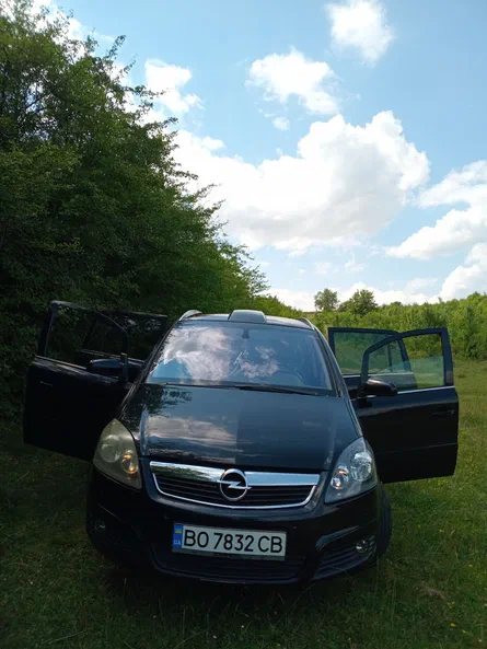 Opel Zafira 2008 - 4