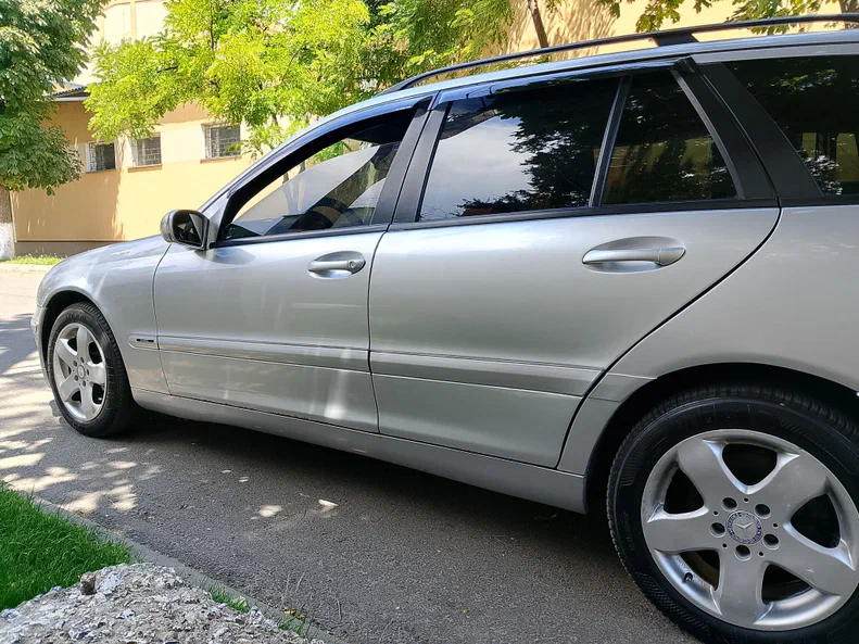 Mercedes-Benz C-Клас 2002 - 10