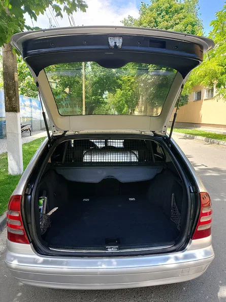 Mercedes-Benz C-Клас 2002 - 14