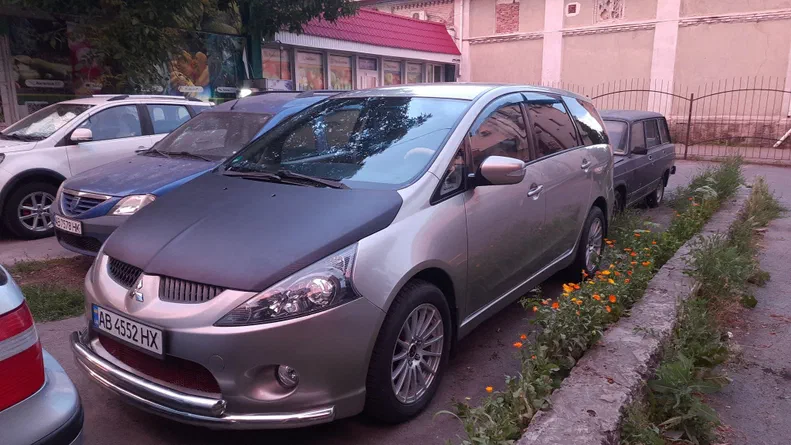 Mitsubishi Grandis 2006 - 1