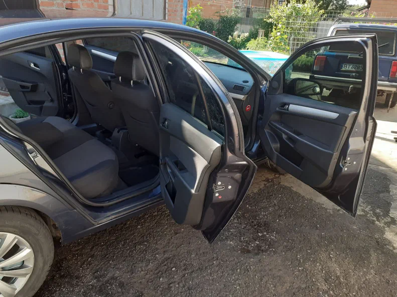 Opel Astra 2008 - 8