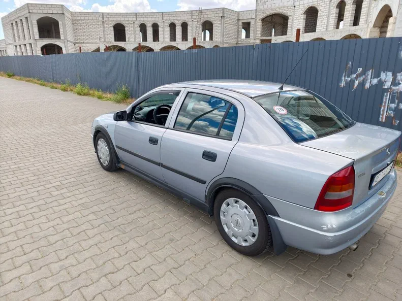 Opel Astra 2001 - 4