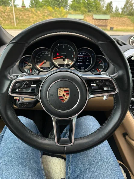 Porsche Cayenne 2015 - 1