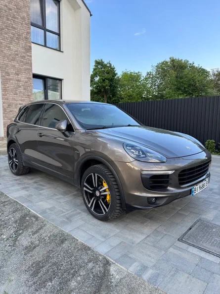 Porsche Cayenne 2015 - 0