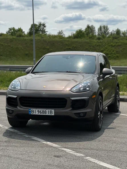 Porsche Cayenne 2015 - 10