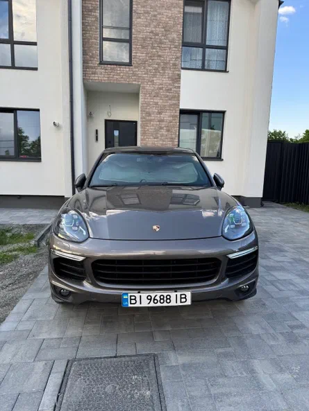 Porsche Cayenne 2015 - 9