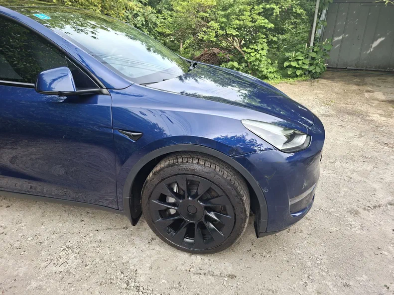 Tesla Model Y 2022 - 24