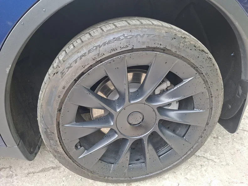 Tesla Model Y 2022 - 13