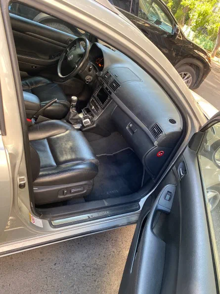 Toyota Avensis 2008 - 3