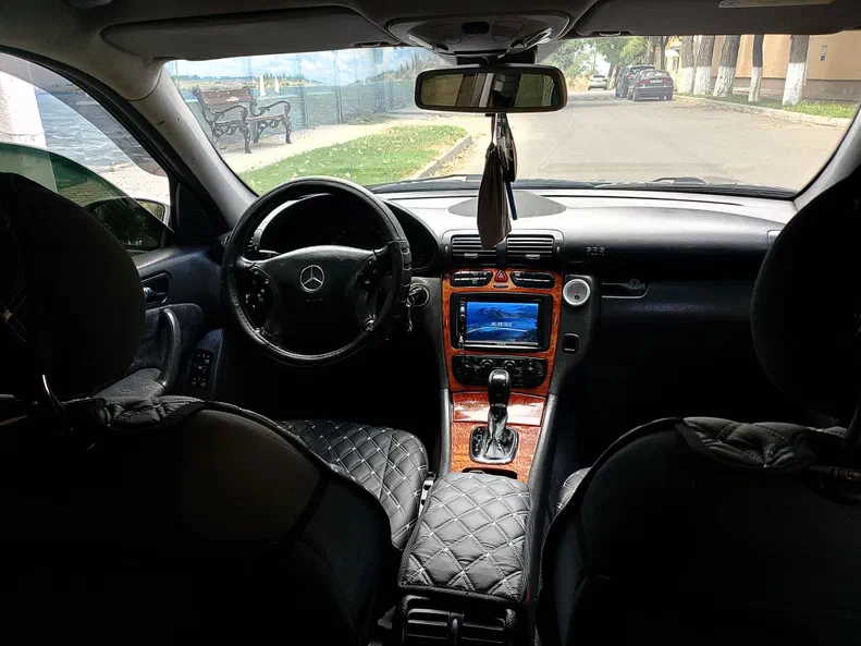 Mercedes-Benz C-Клас 2002 - 15
