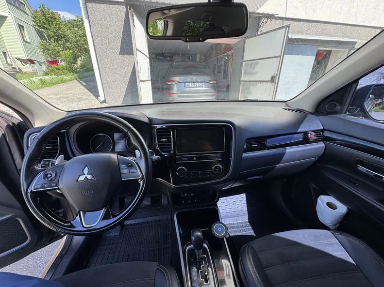 Mitsubishi Outlander 2018 - 6