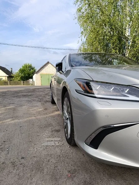 Lexus ES 2019 - 1