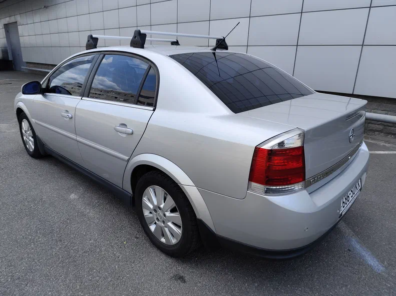 Opel Vectra 2004 - 12