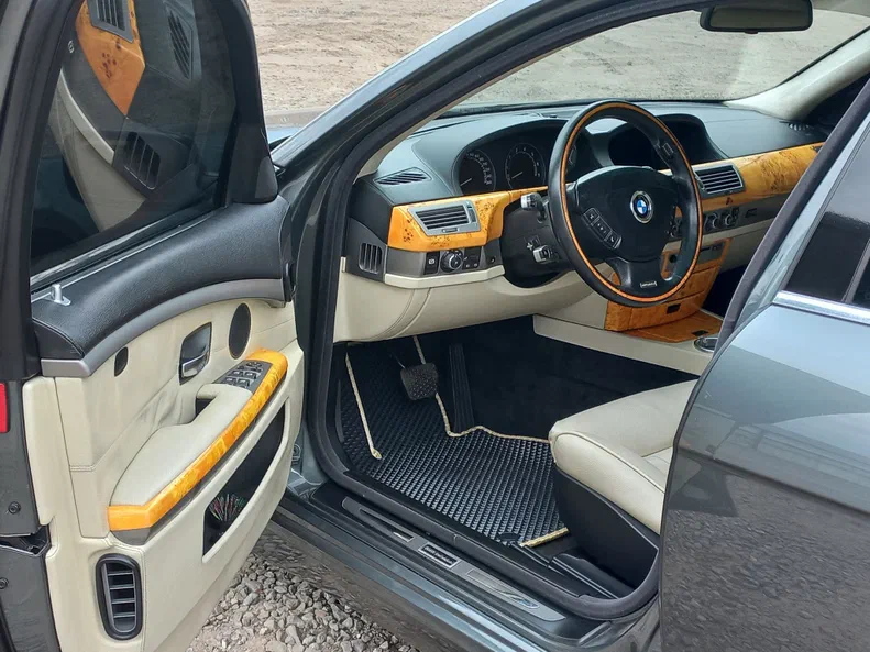 BMW 7 серія 2005 - 8