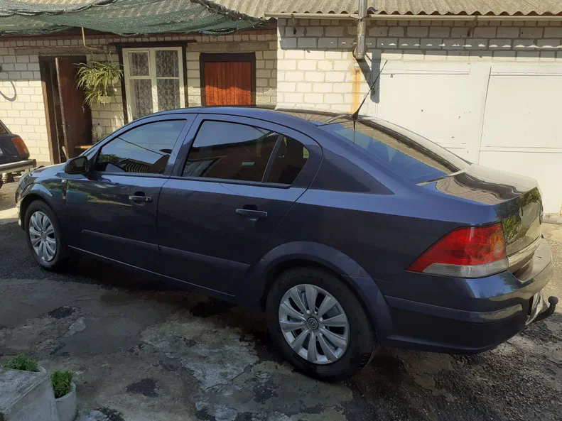 Opel Astra 2008 - 5