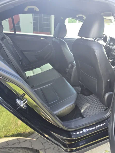 Volkswagen Jetta 2012 - 3