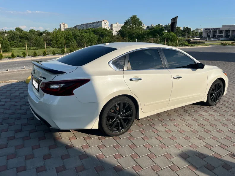 Nissan Altima 2018 - 5