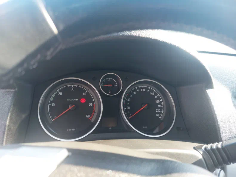 Opel Astra 2009 - 8