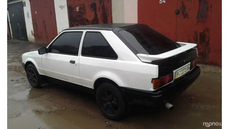 Ford Escort 1988 - 5