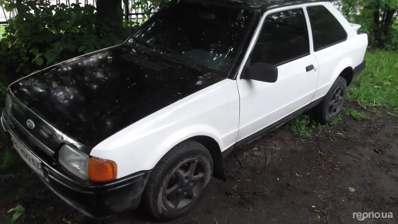 Ford Escort 1988 - 9