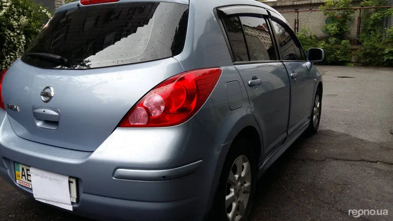 Nissan Tiida 2011 - 9