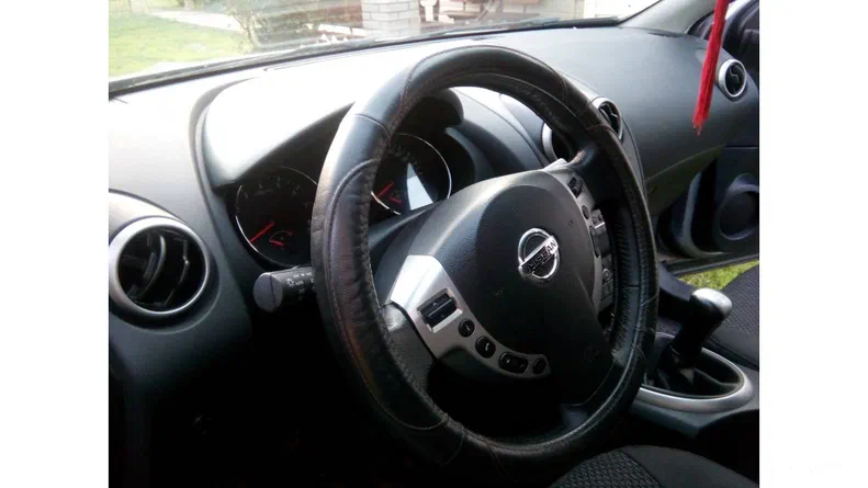 Nissan Qashqai 2011 - 6