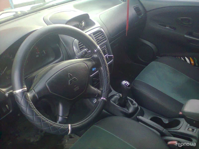 Mitsubishi Carisma 2001 - 10