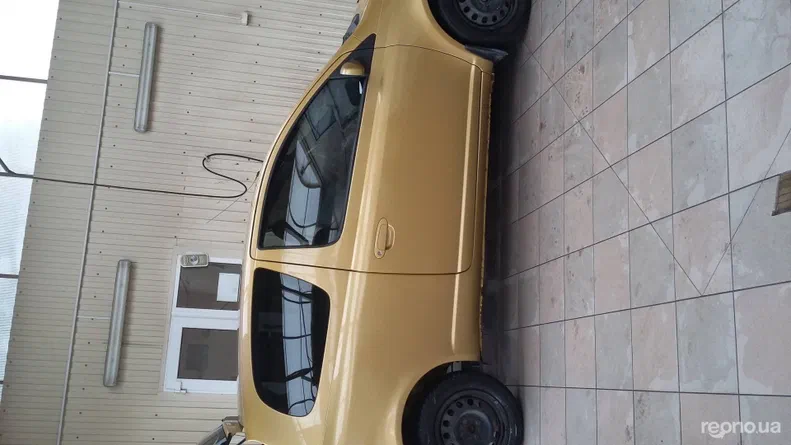 Toyota Yaris 2000 - 7