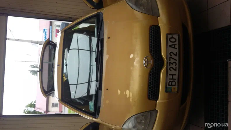 Toyota Yaris 2000 - 6