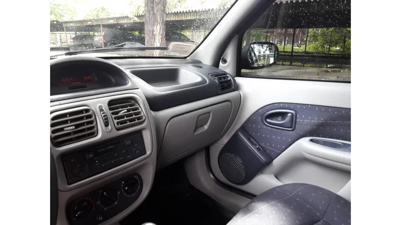 Renault Symbol 2004 - 18