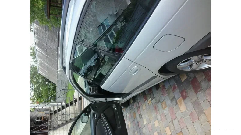 Toyota Avensis 2001 - 5