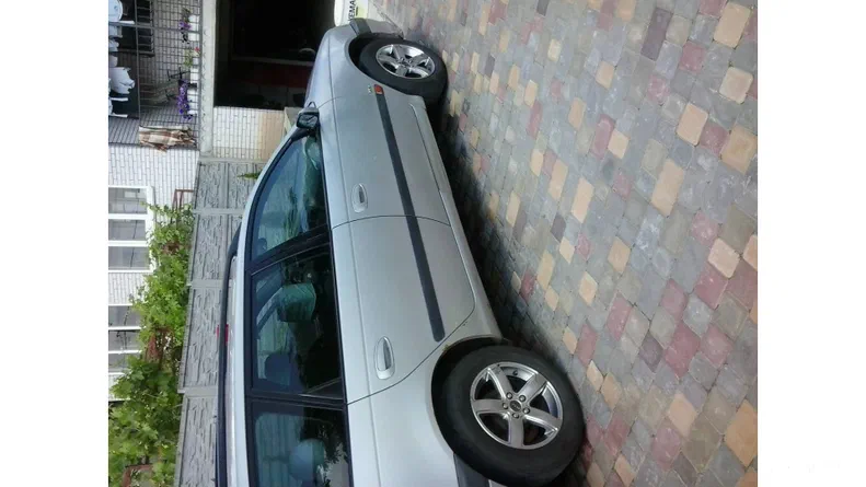 Toyota Avensis 2001 - 7