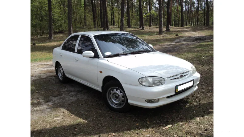 Kia Sephia 2001
