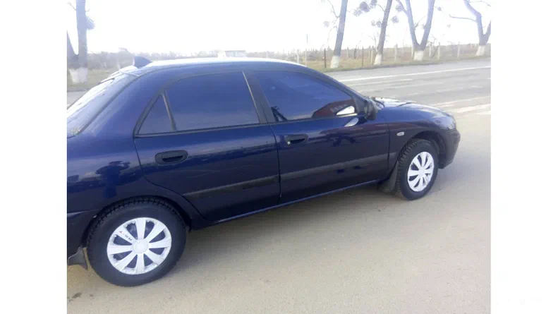 Mitsubishi Carisma 2000