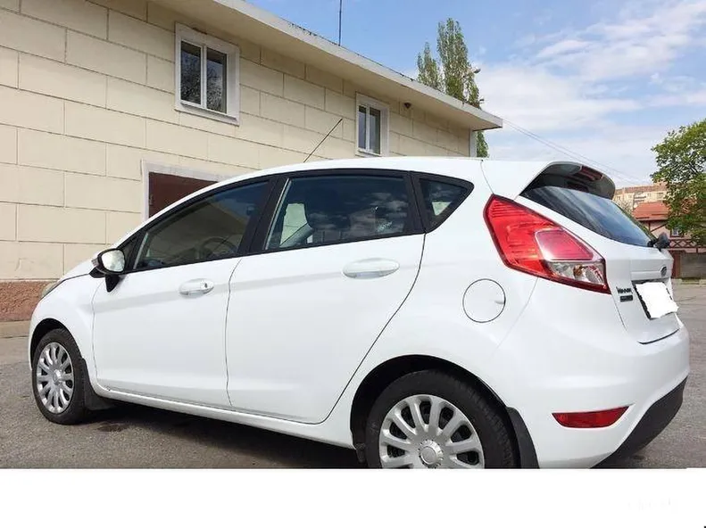 Ford Fiesta 2013 - 4