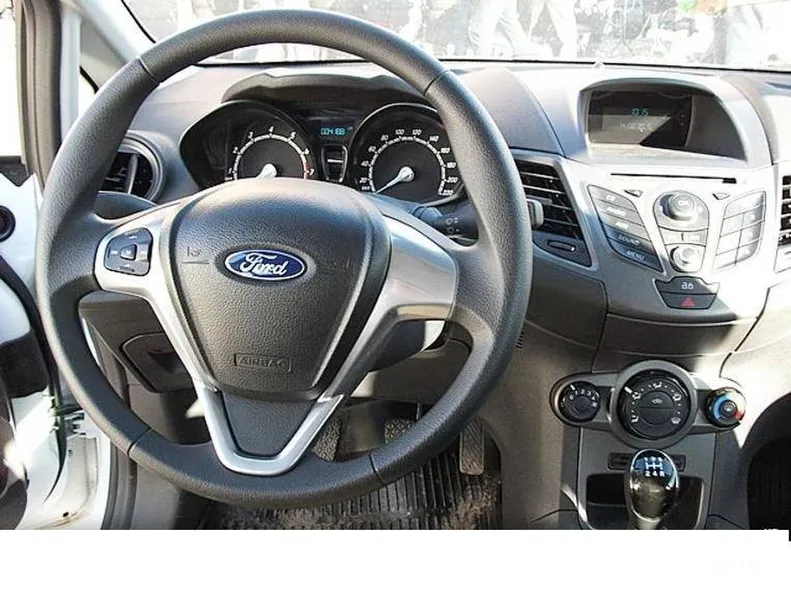Ford Fiesta 2013 - 6