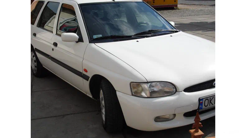Ford Escort 2000 - 26