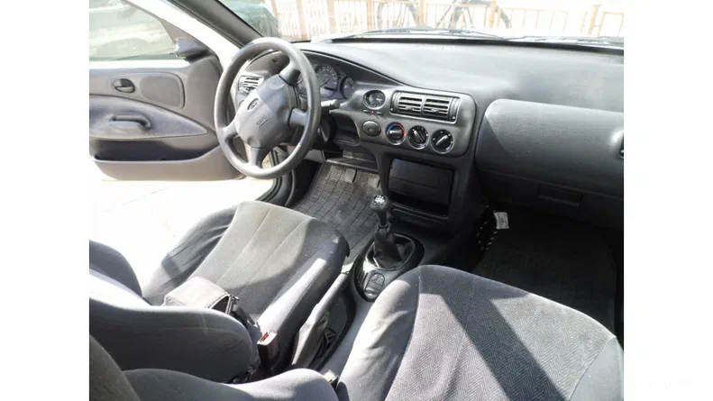 Ford Escort 2000