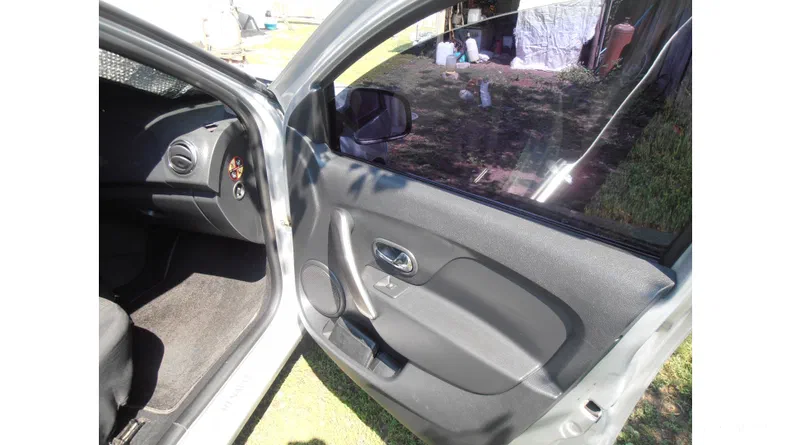 Renault Logan 2013 - 9